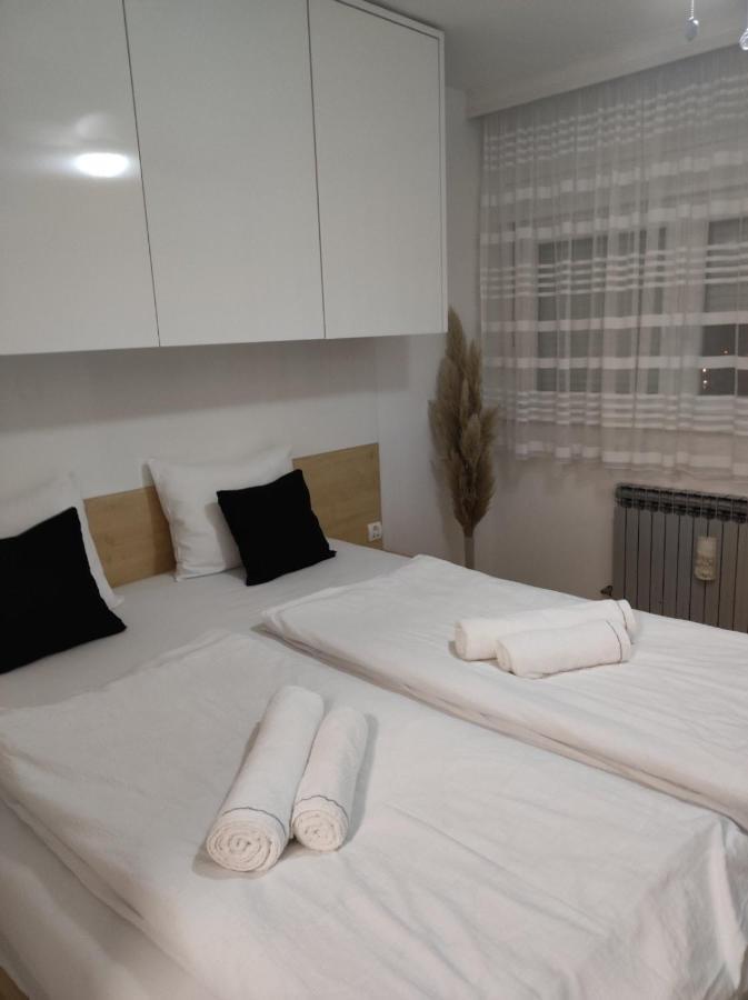 Lola Home Карловац Екстериор снимка